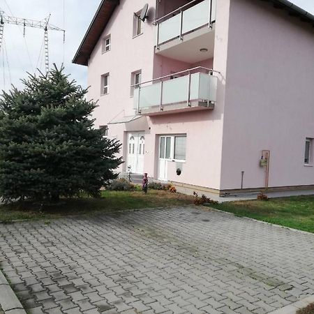 Slavuj Apartment Нови Сад Екстериор снимка