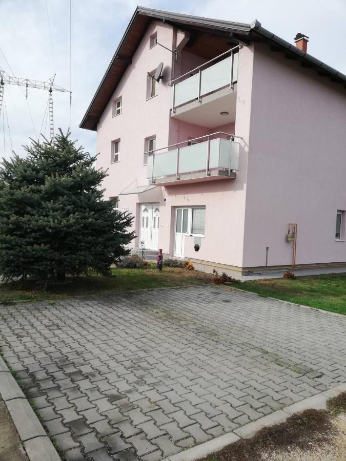 Slavuj Apartment Нови Сад Екстериор снимка